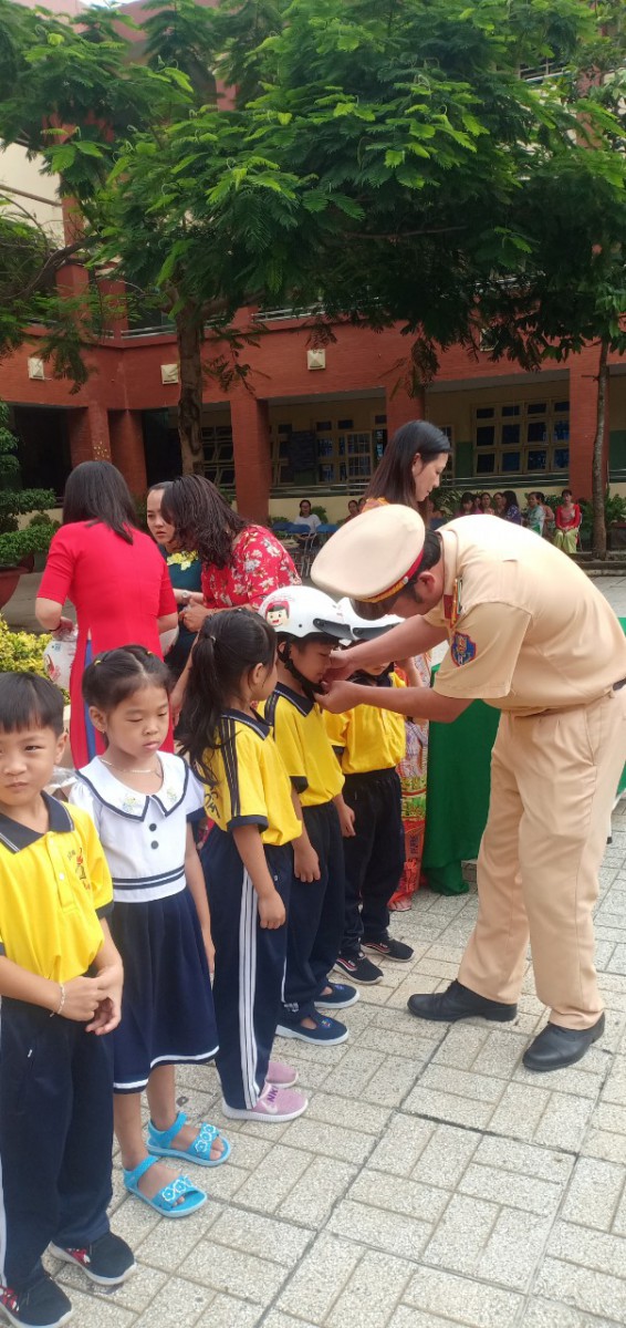 8b203ef4923a6d64342b15