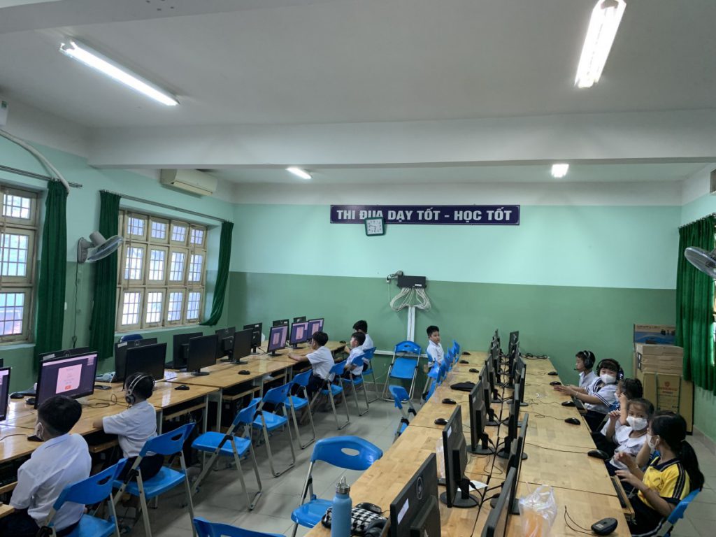 HS tham gia thi vòng trường